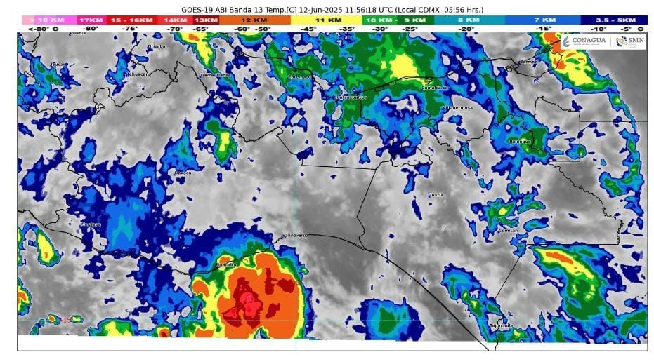 Por la mañana, cielo medio nublado; bancos de niebla en zonas serranas; ambiente fresco a templado, siendo cálido en zonas de Guerrero, istmo de Tehuantepec y costas de la región