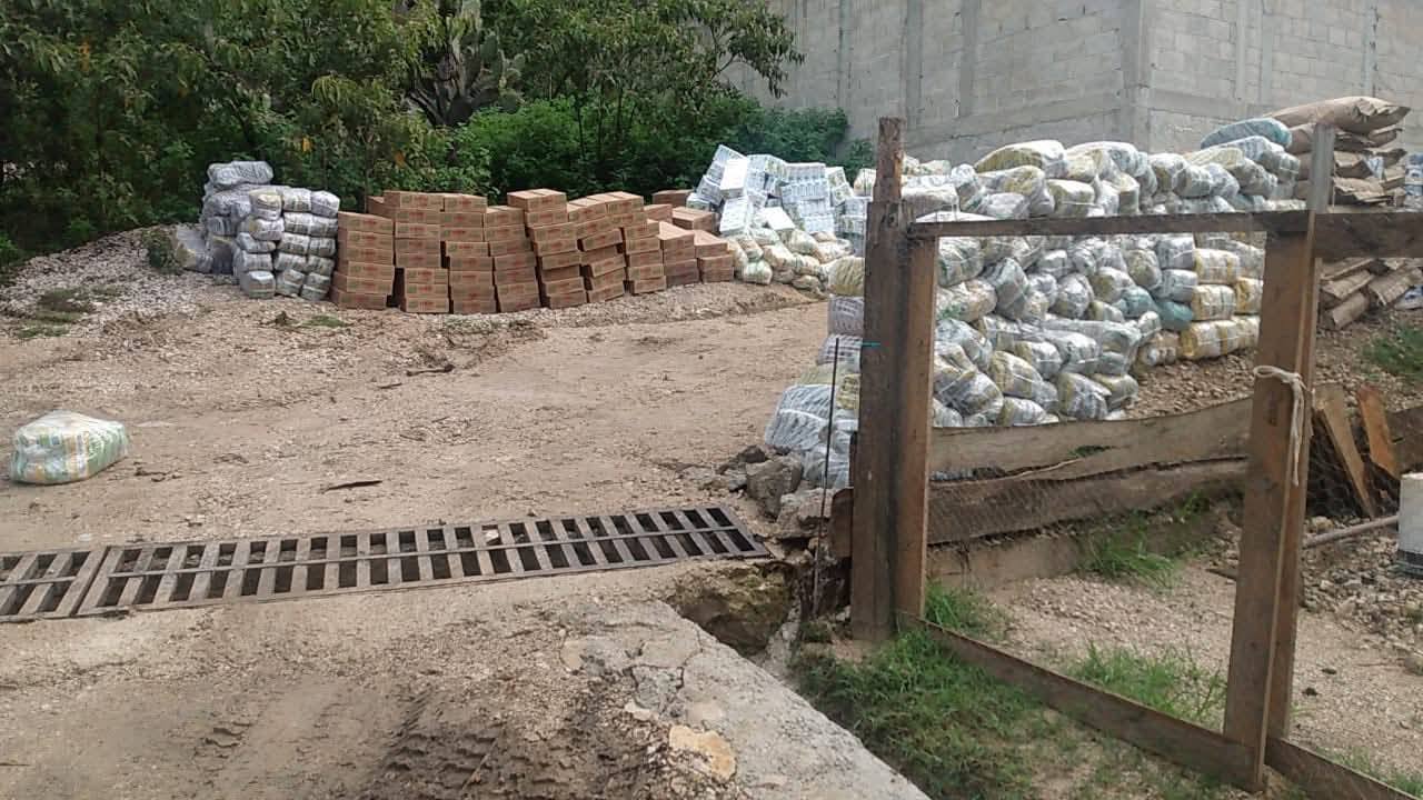 #EnterateColeto 
15 TONELADAS DE DESPENSAS ABANDONADAS EN SAN CRISTÓBAL DE LAS CASAS